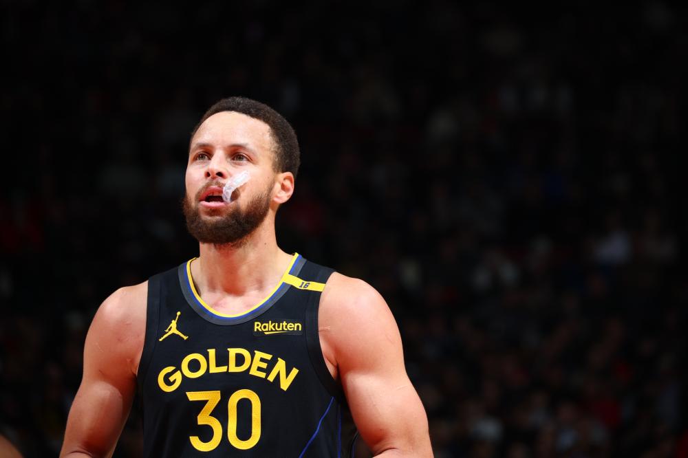 老鹰百米空 老鹰百米空