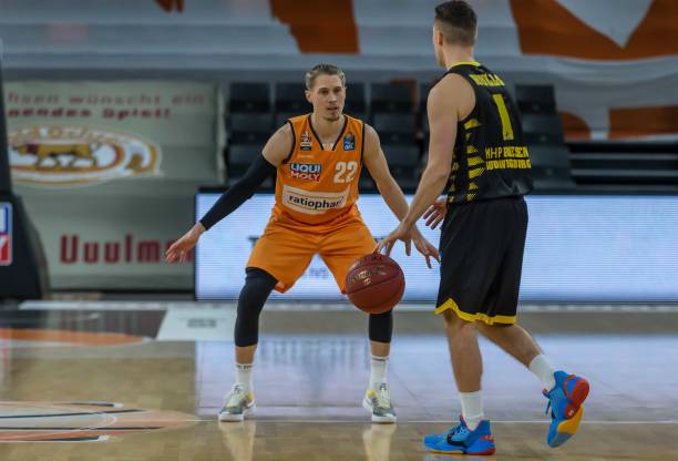 转会市场上 转会市场上